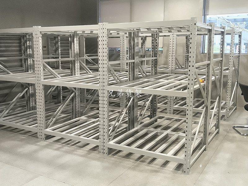 深圳輕型倉儲貨架介紹，輕型貨架多少錢？